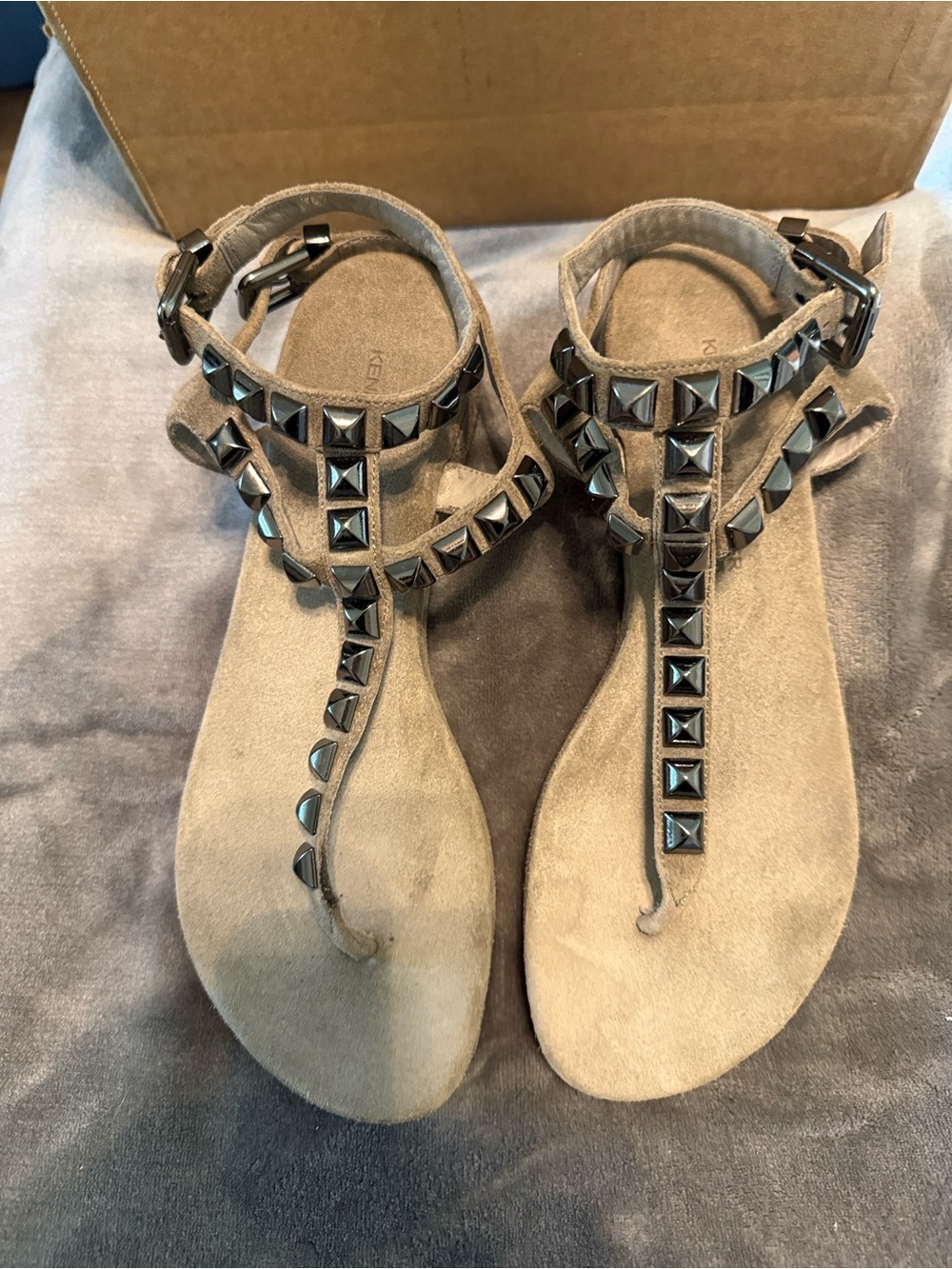 Kennel & Schmenger Grey T-strap gladiator silhouette Sz 5.5